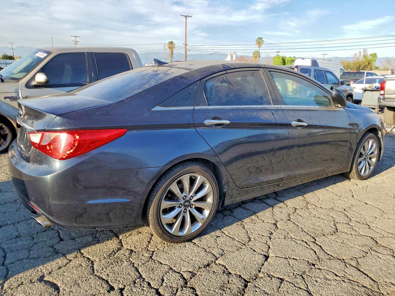2011 HYUNDAI SONATA