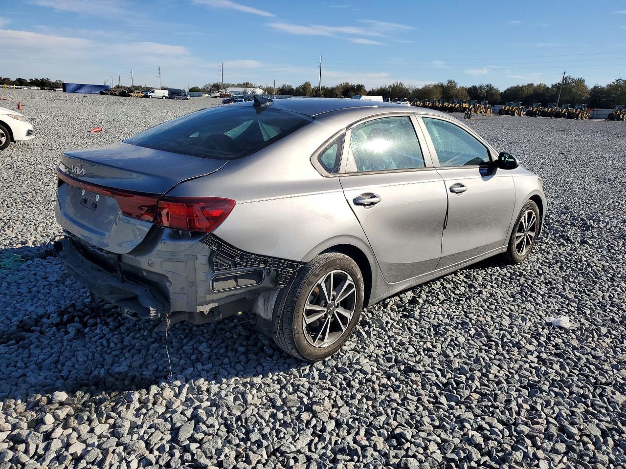 2024 KIA FORTE