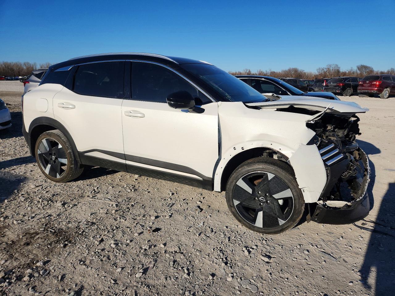 2025 NISSAN KICKS
