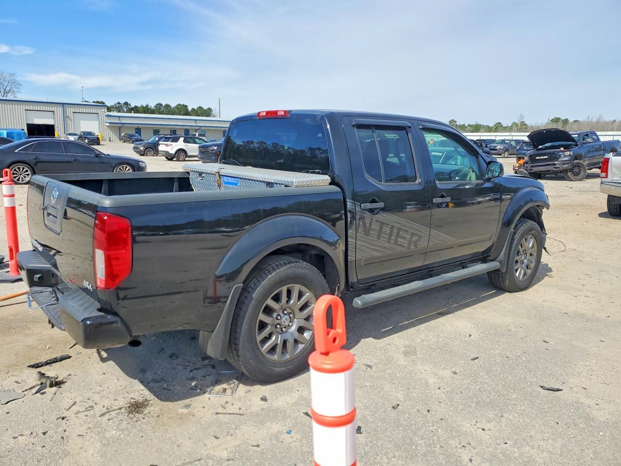 2012 NISSAN Frontier