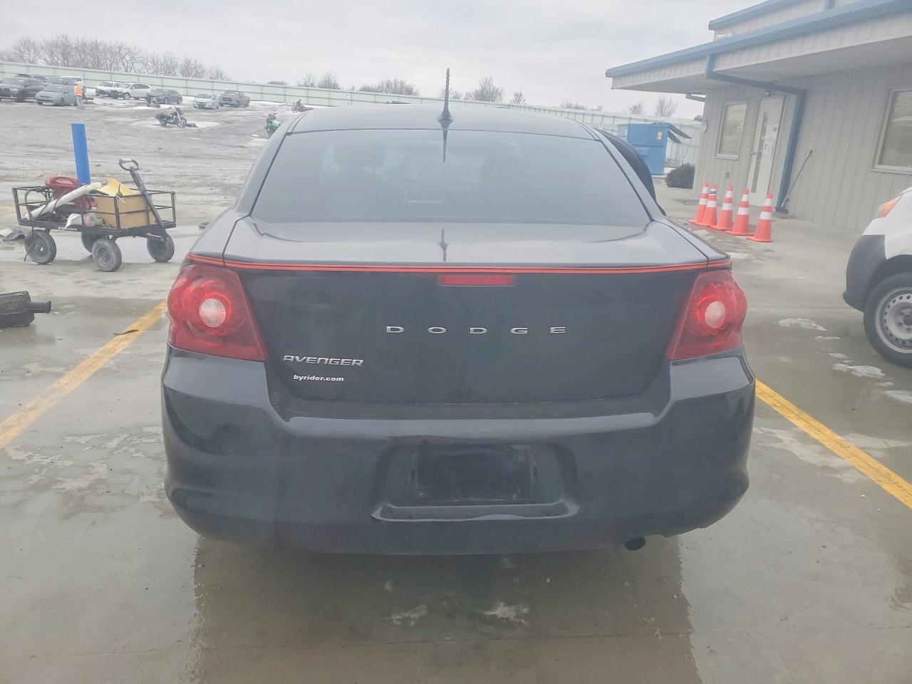 2012 DODGE Avenger