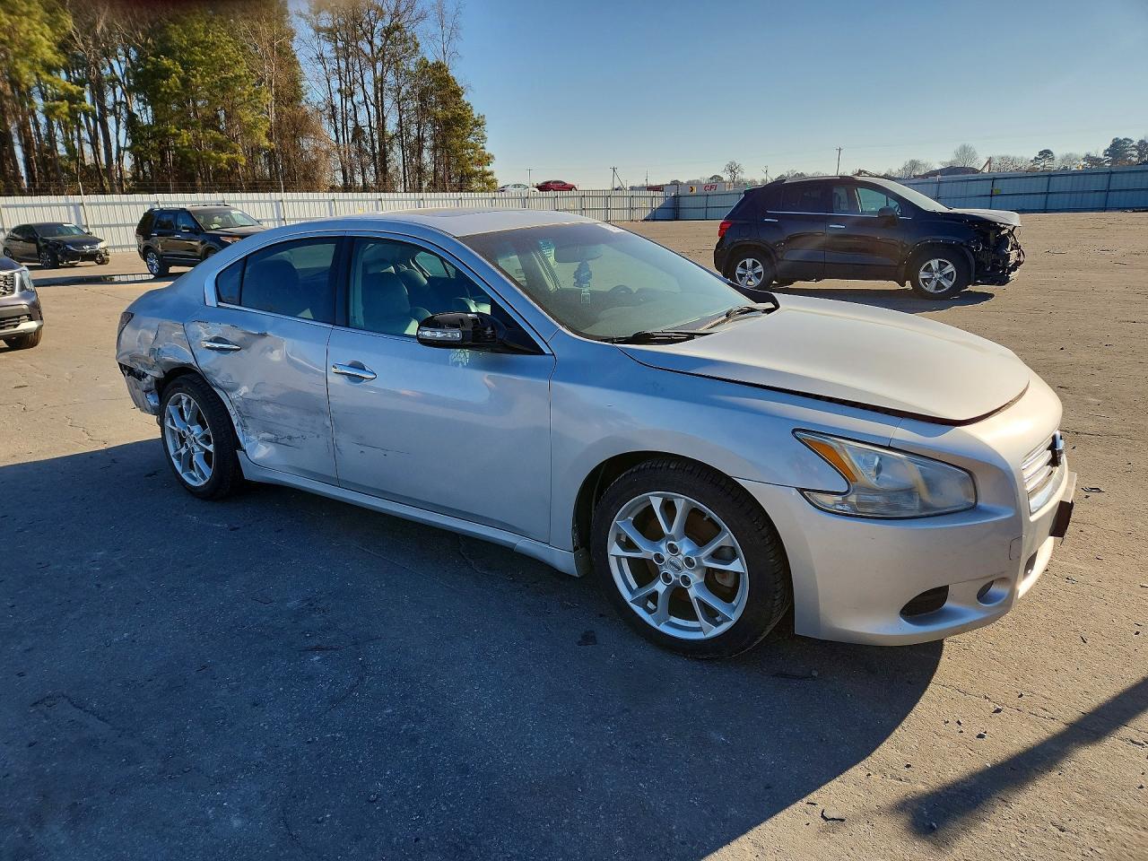 2012 NISSAN Maxima
