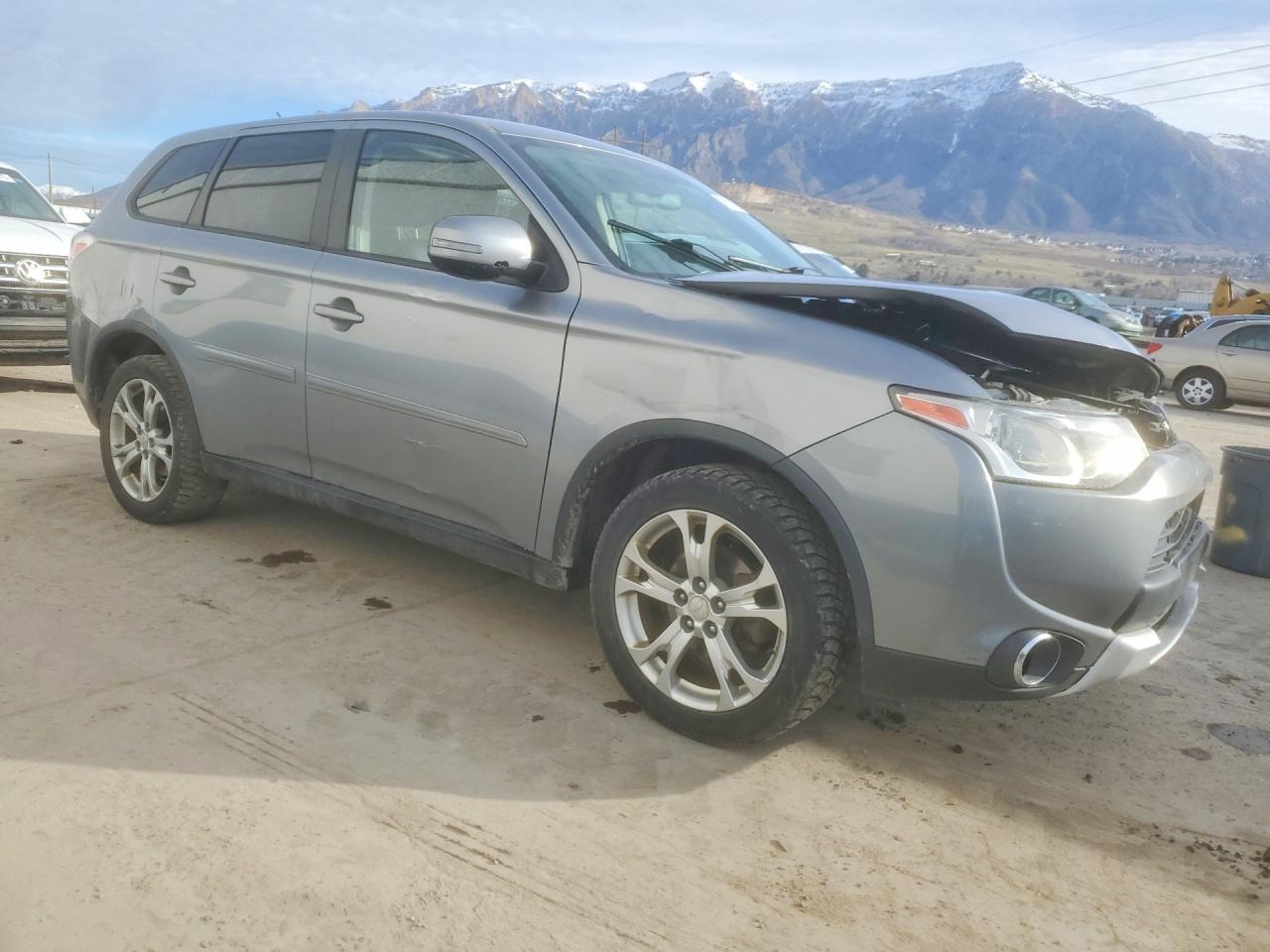 2015 MITSUBISHI outlander