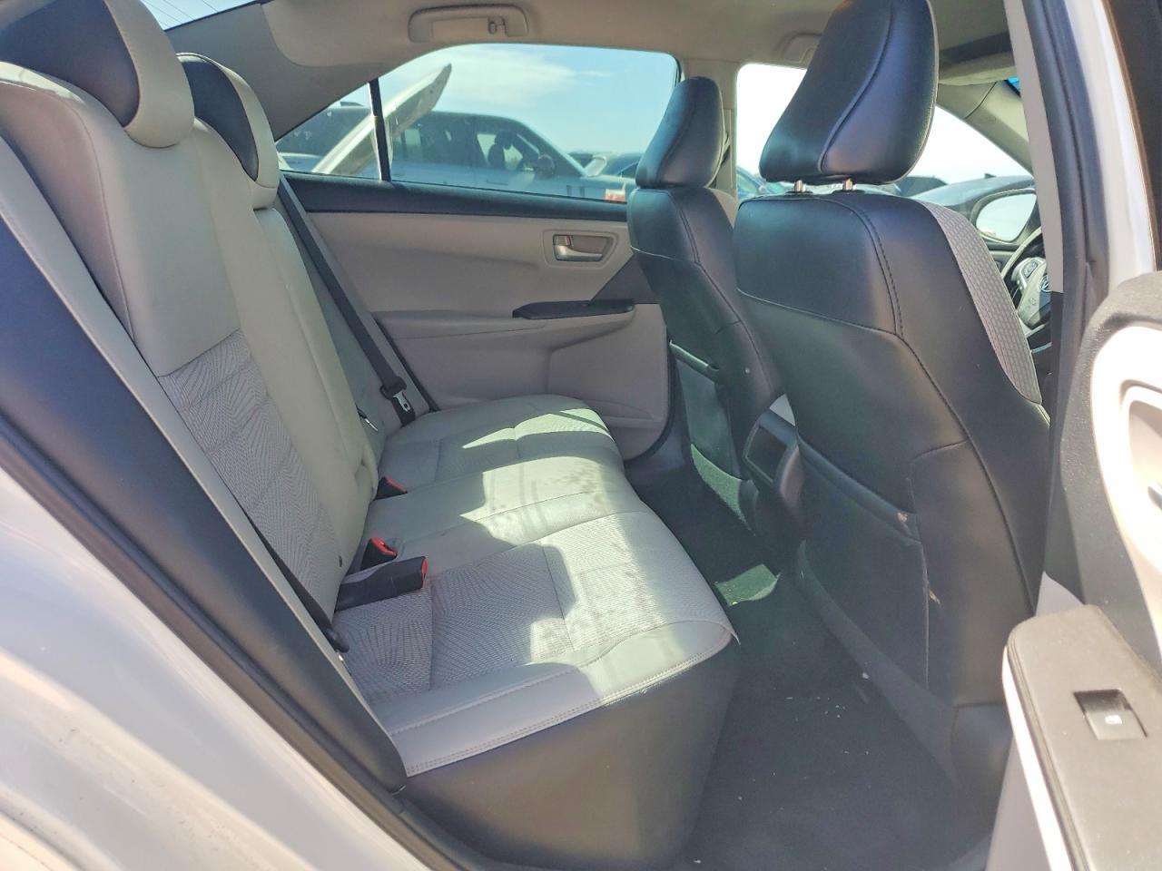 2016 TOYOTA CAMRY