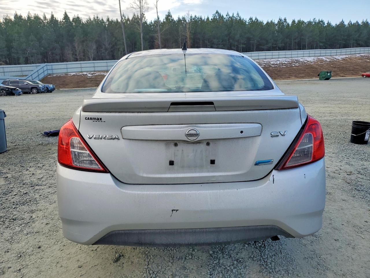 2015 NISSAN VERSA