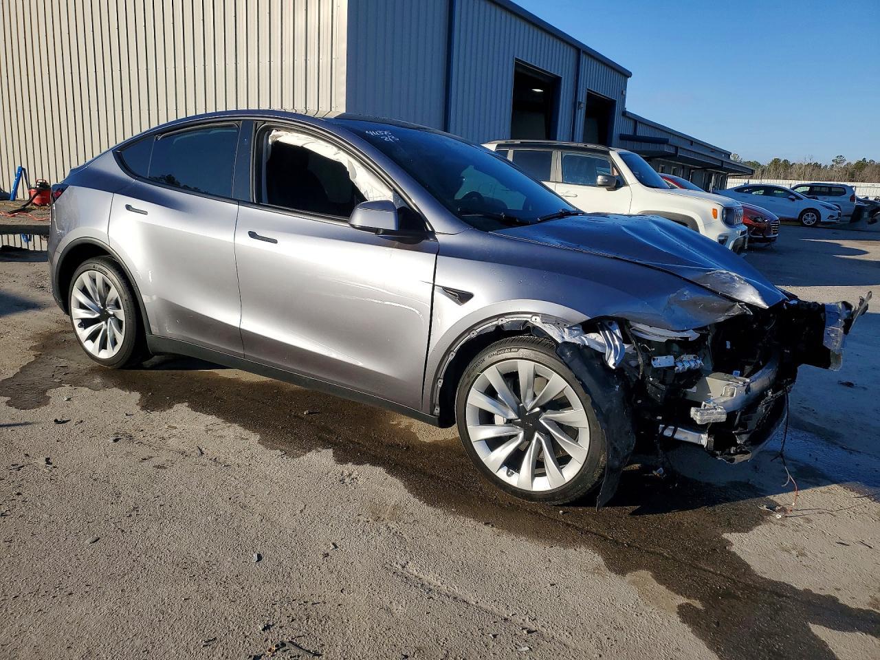 2026 TESLA MODEL Y