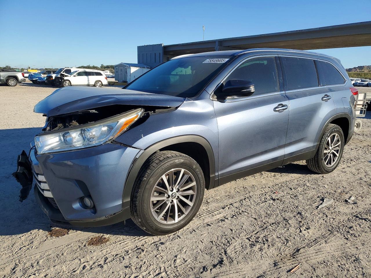 2019 TOYOTA HIGHLANDER