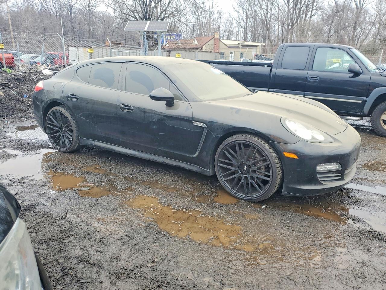2011 PORSCHE Panamera