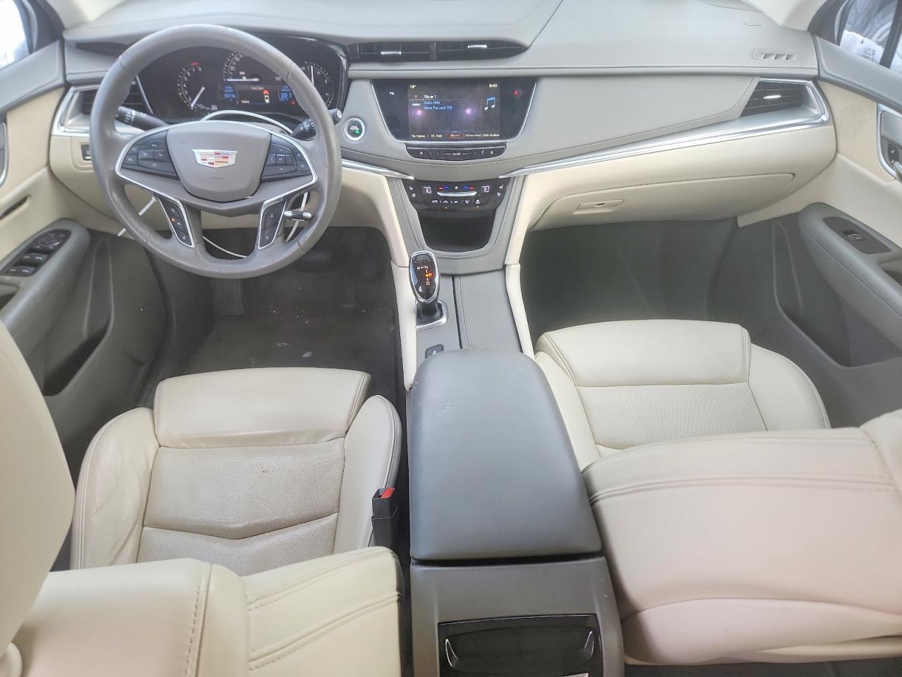 2017 CADILLAC XT5