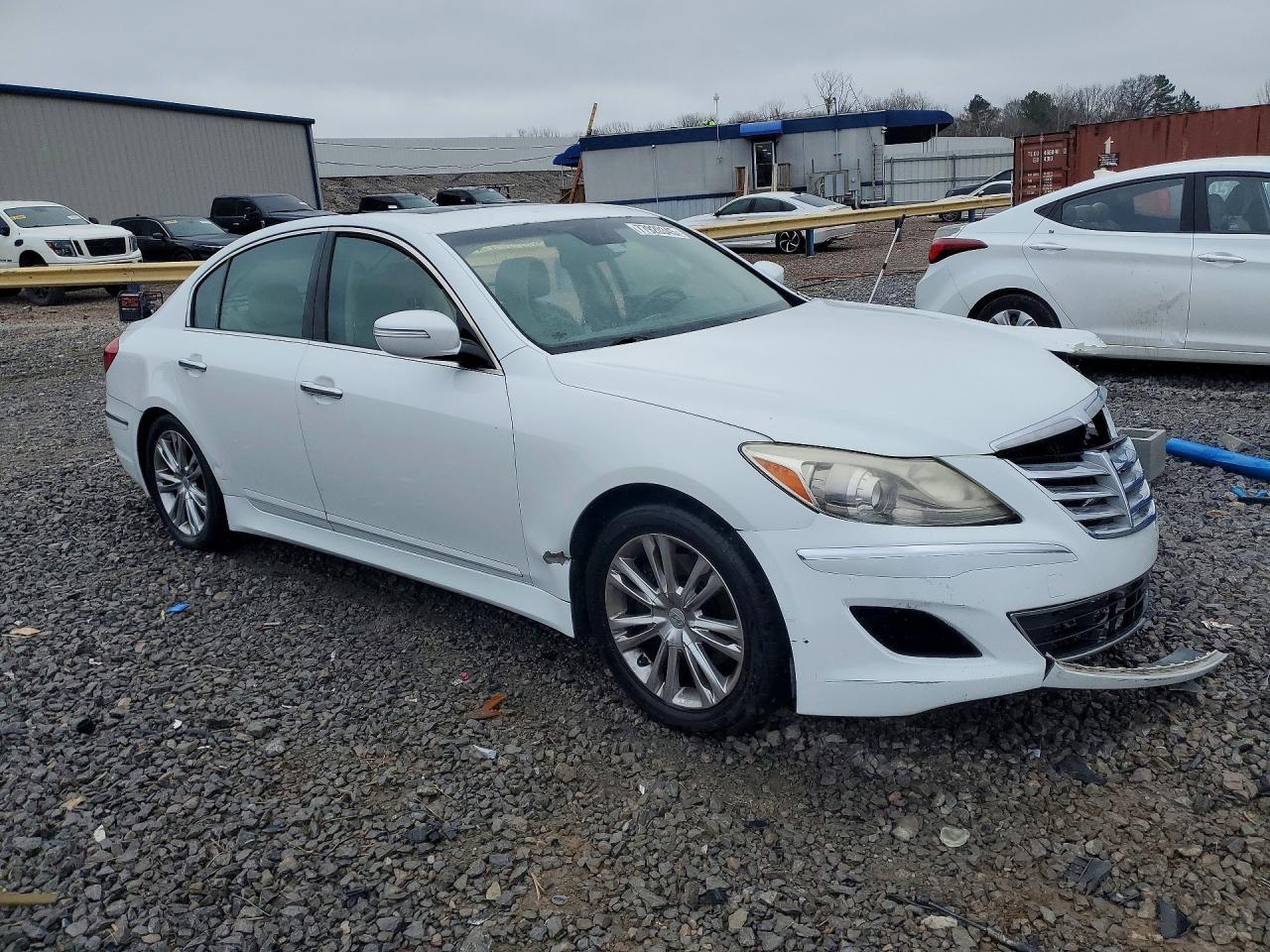 2013 HYUNDAI GENESIS