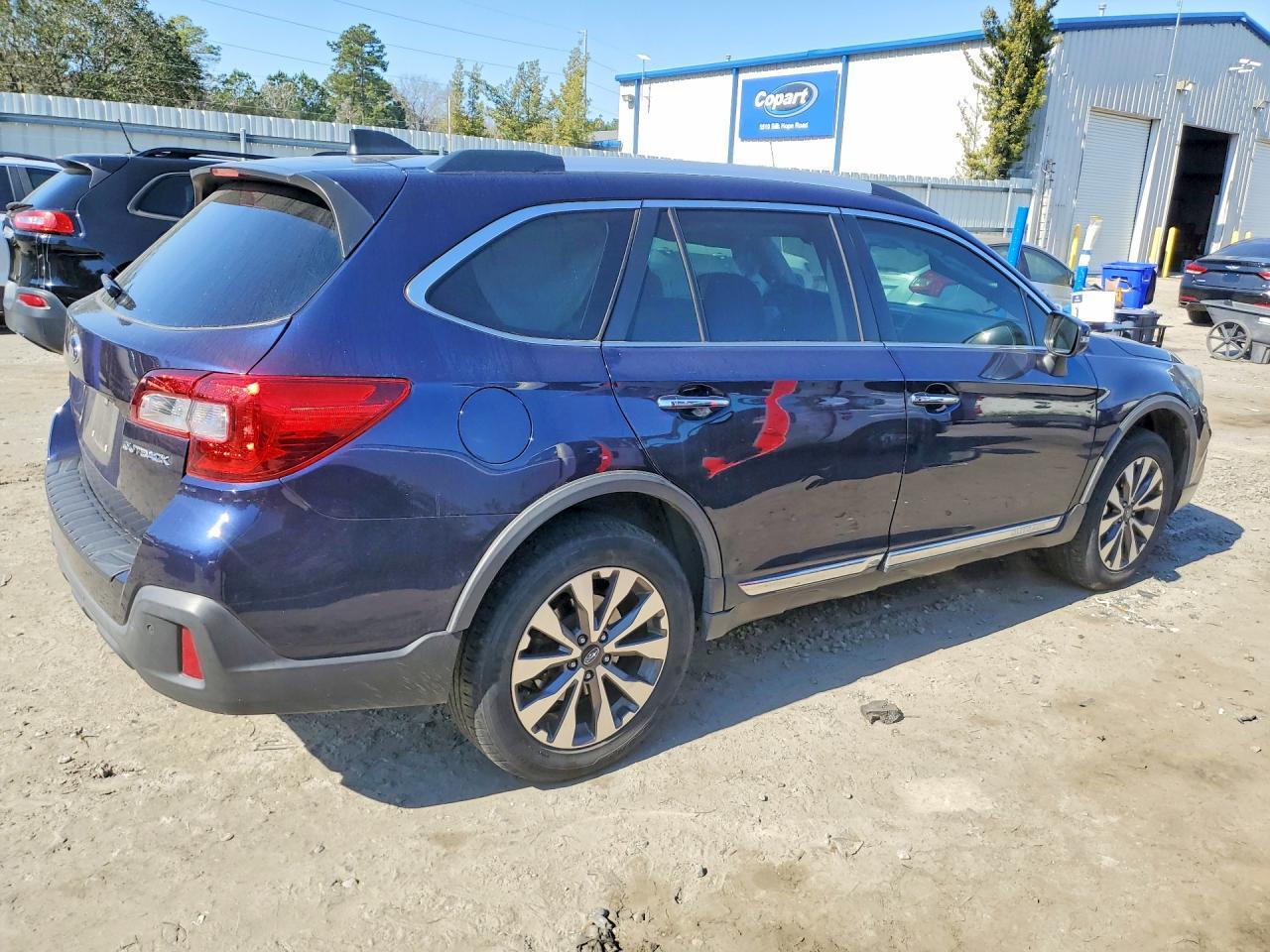 2018 SUBARU Outback