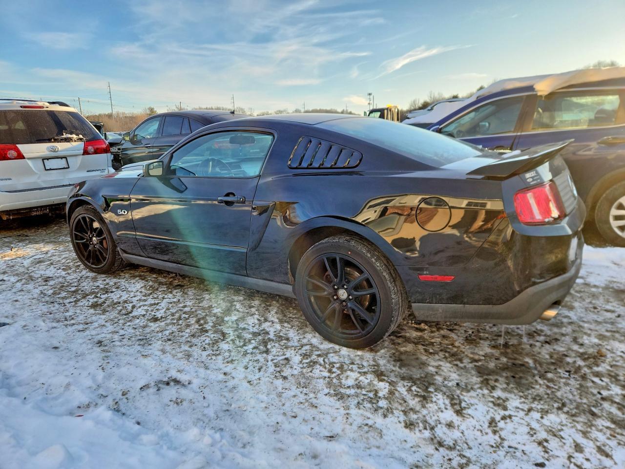 2011 FORD MUSTANG