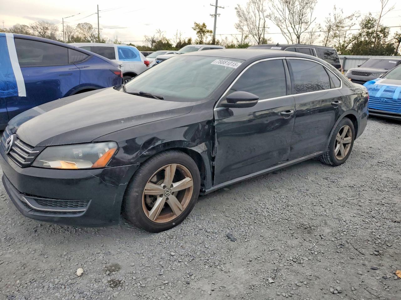 2012 VOLKSWAGEN Passat