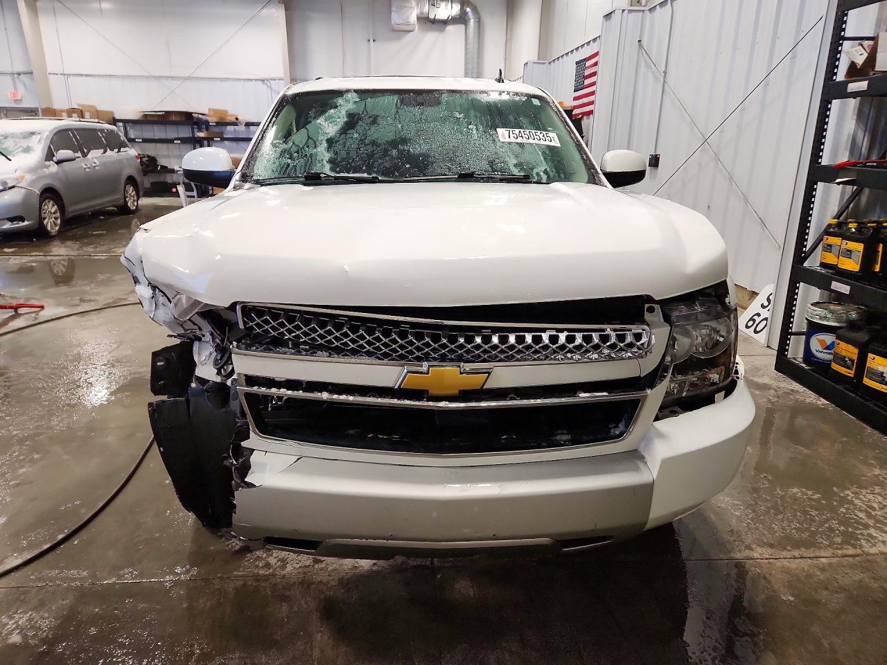 2013 CHEVROLET Suburban