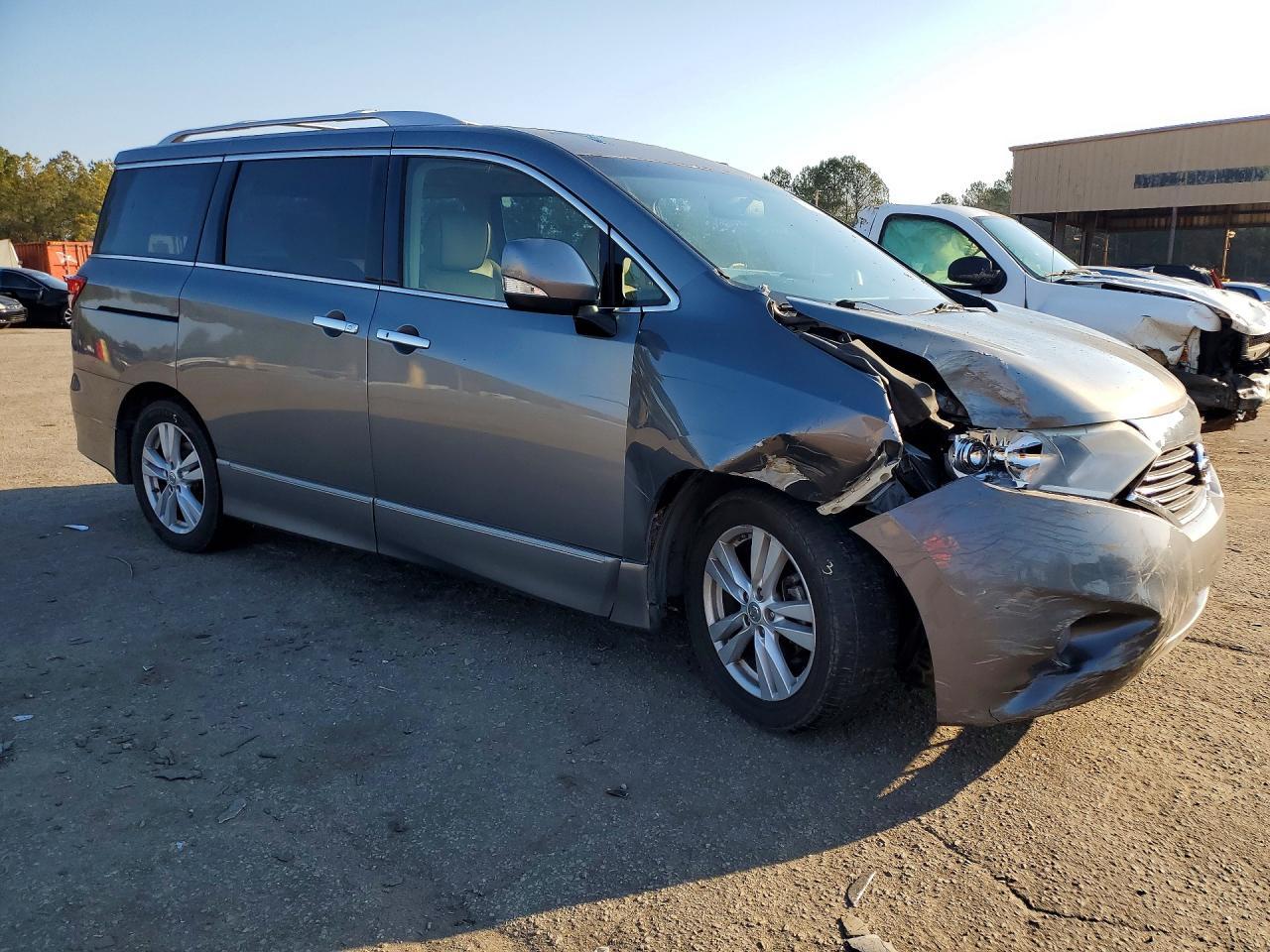 2015 NISSAN Quest