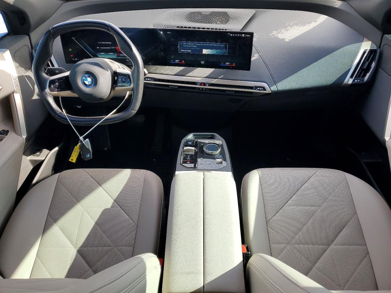 2023 BMW iX