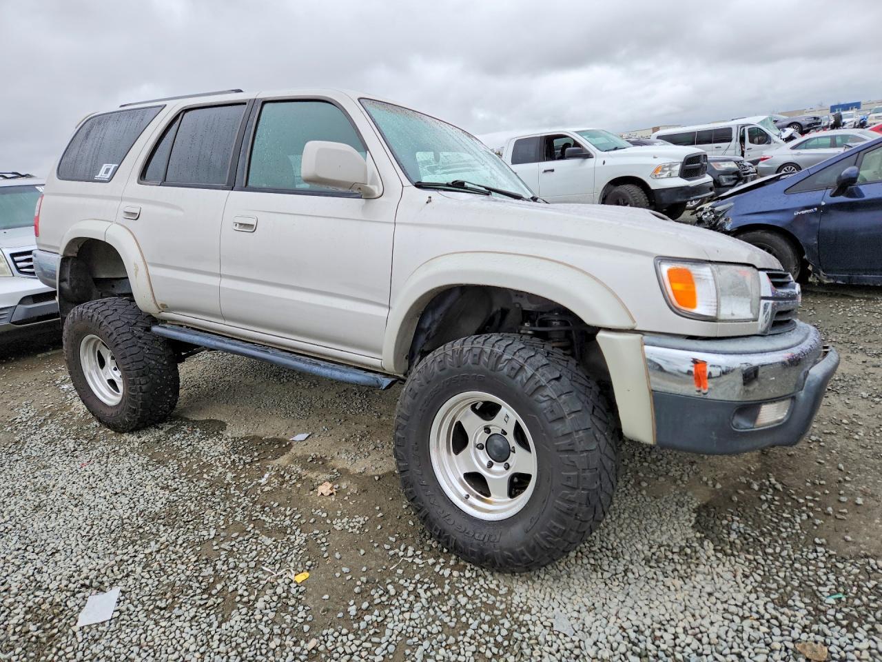 2000 TOYOTA 4Runner