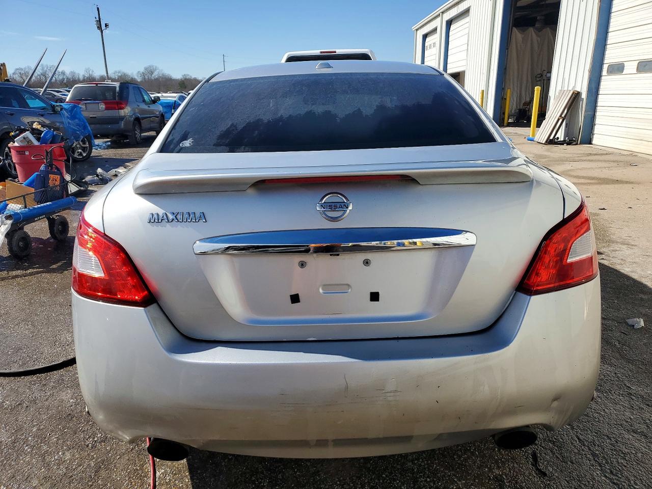 2010 NISSAN Maxima