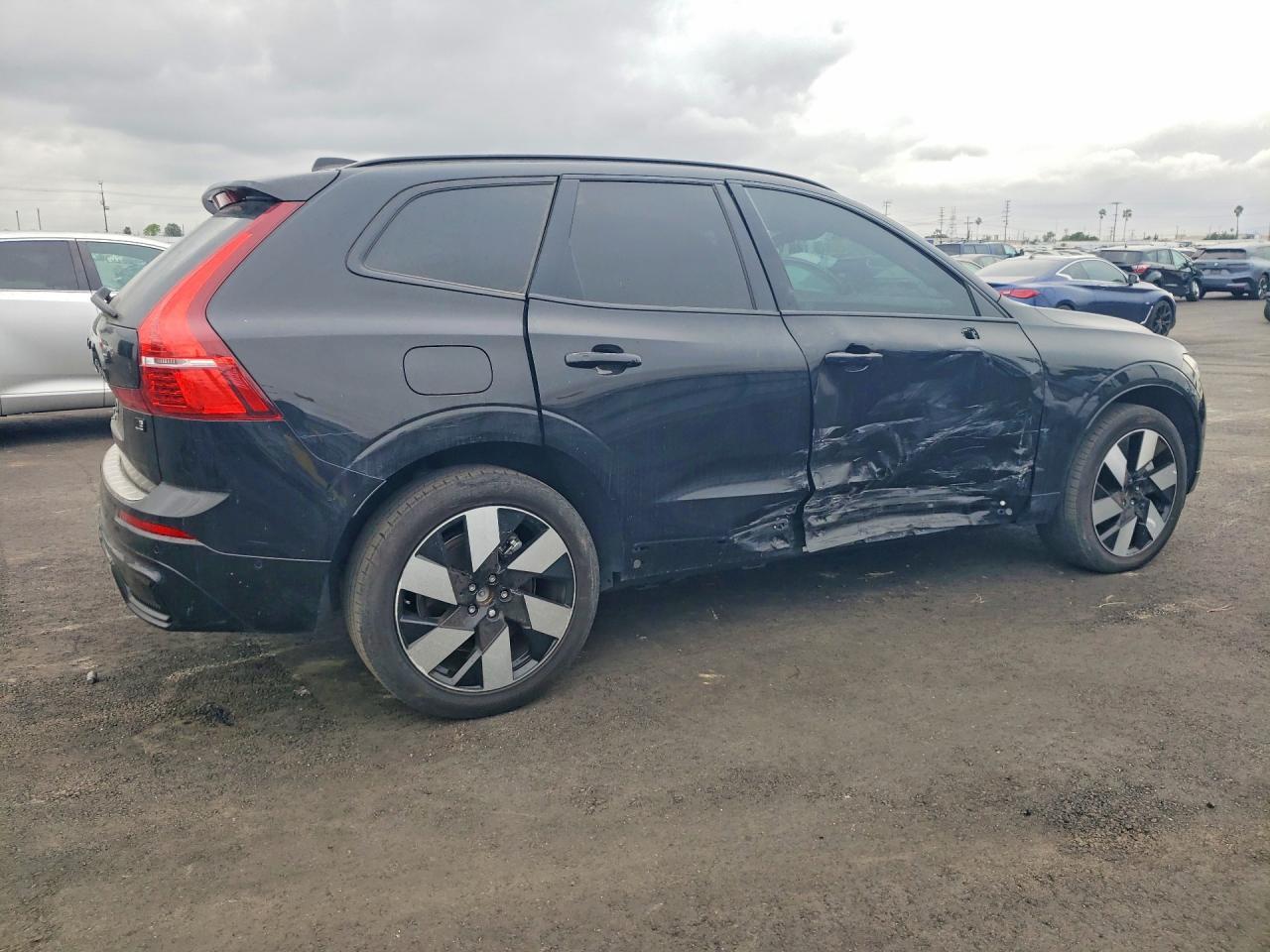 2024 VOLVO XC60