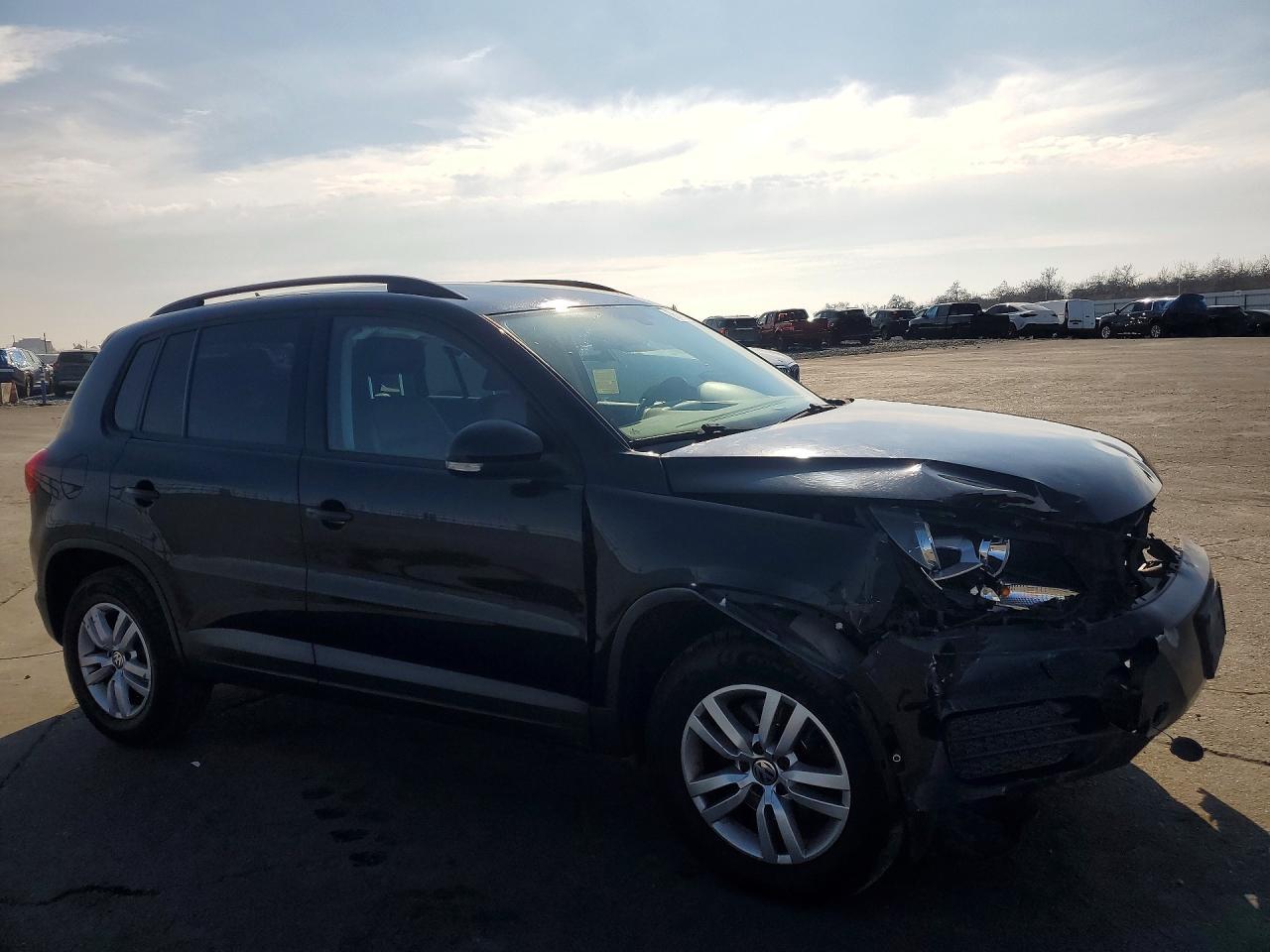 2016 VOLKSWAGEN TIGUAN