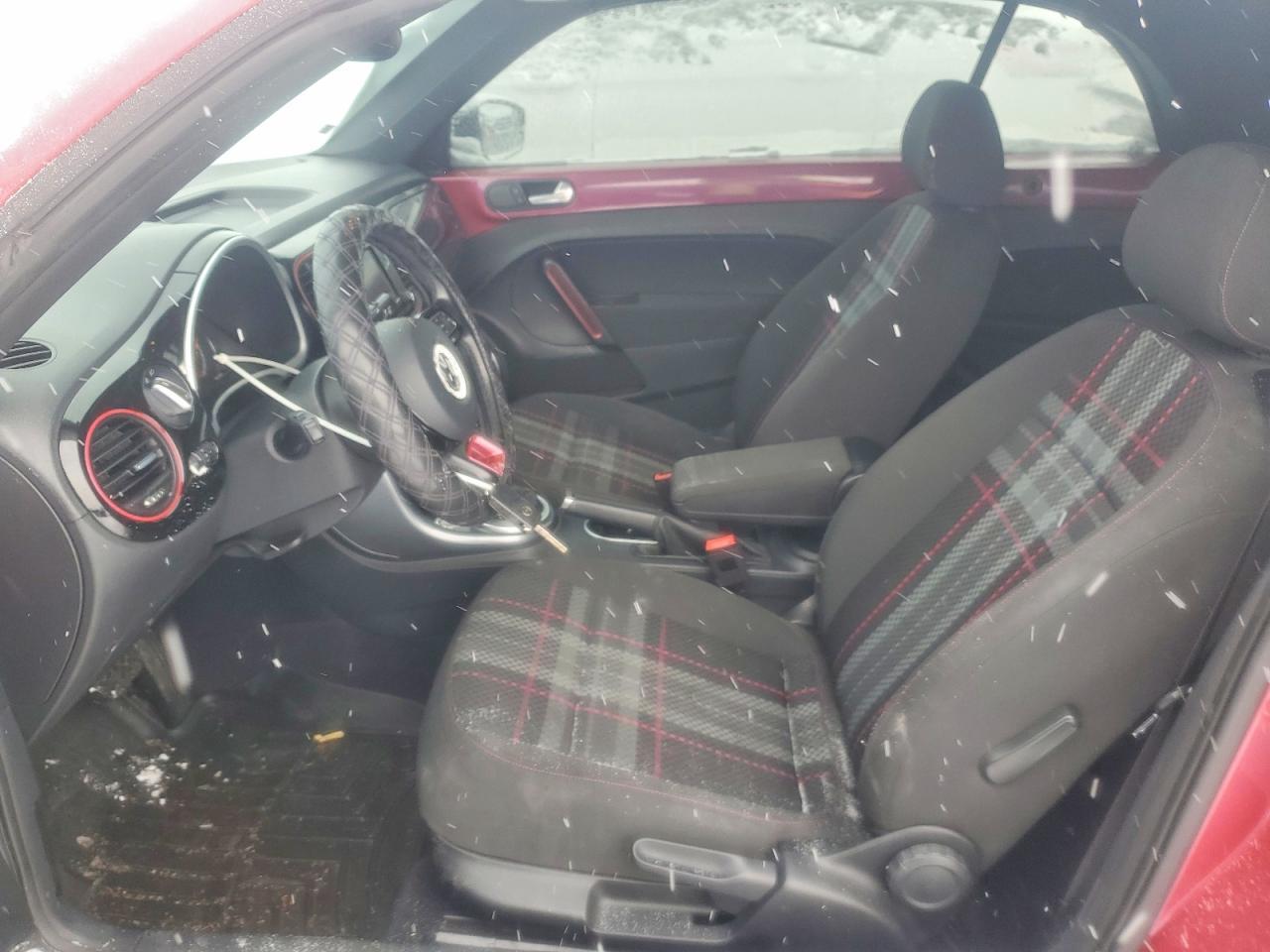 2017 VOLKSWAGEN Beetle