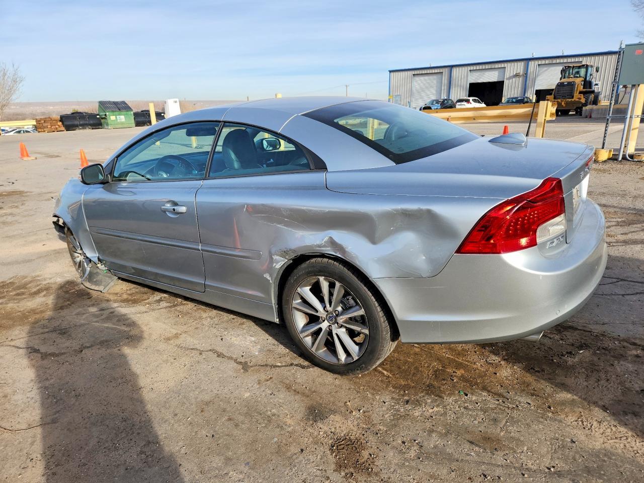 2011 VOLVO C70