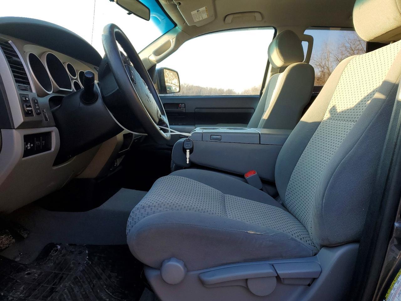 2011 TOYOTA TUNDRA
