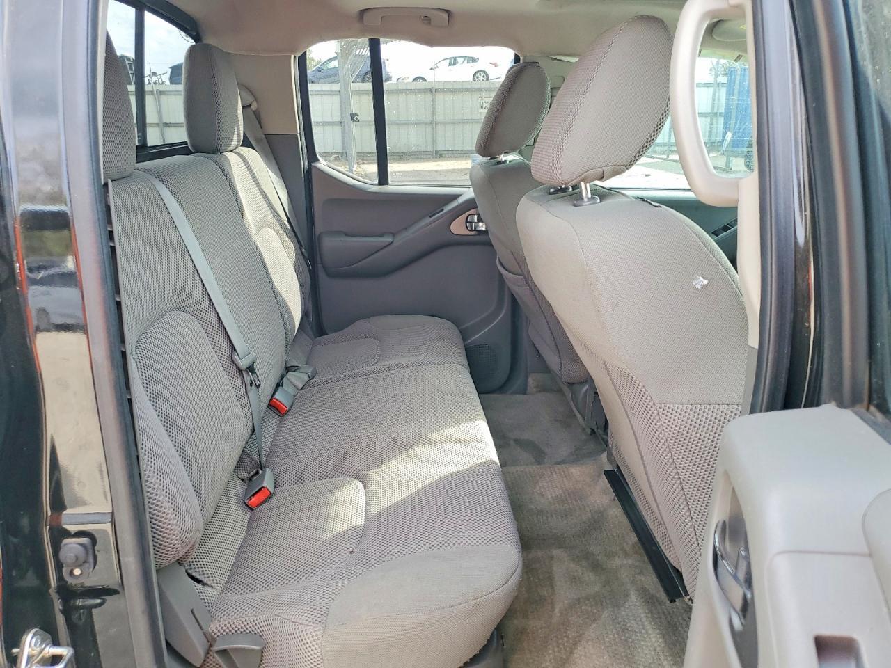 2016 NISSAN Frontier