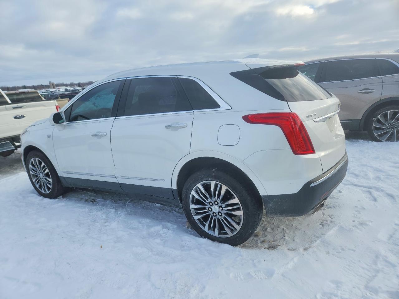 2017 CADILLAC XT5