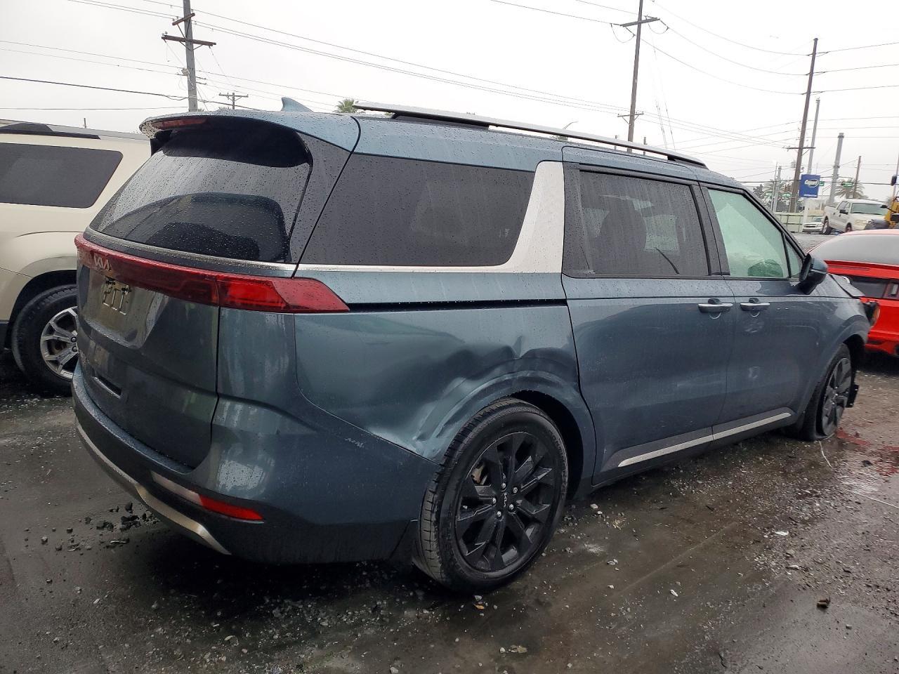 2023 KIA Carnival