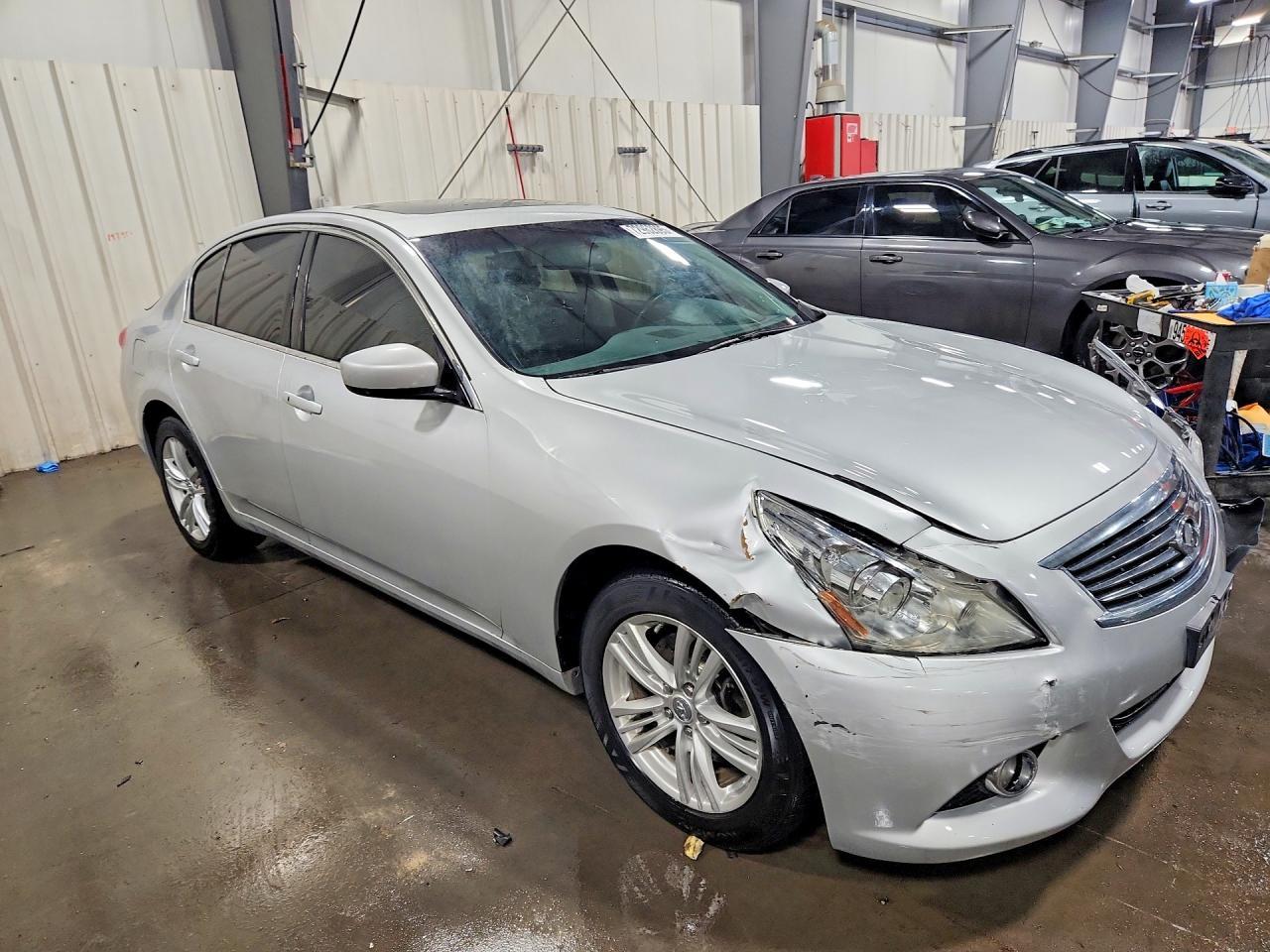 2011 INFINITI G37