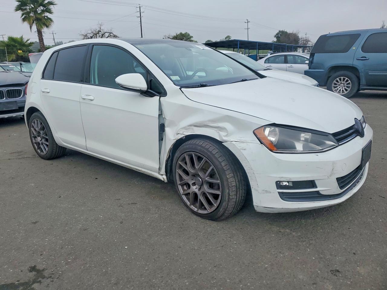2015 VOLKSWAGEN GOLF