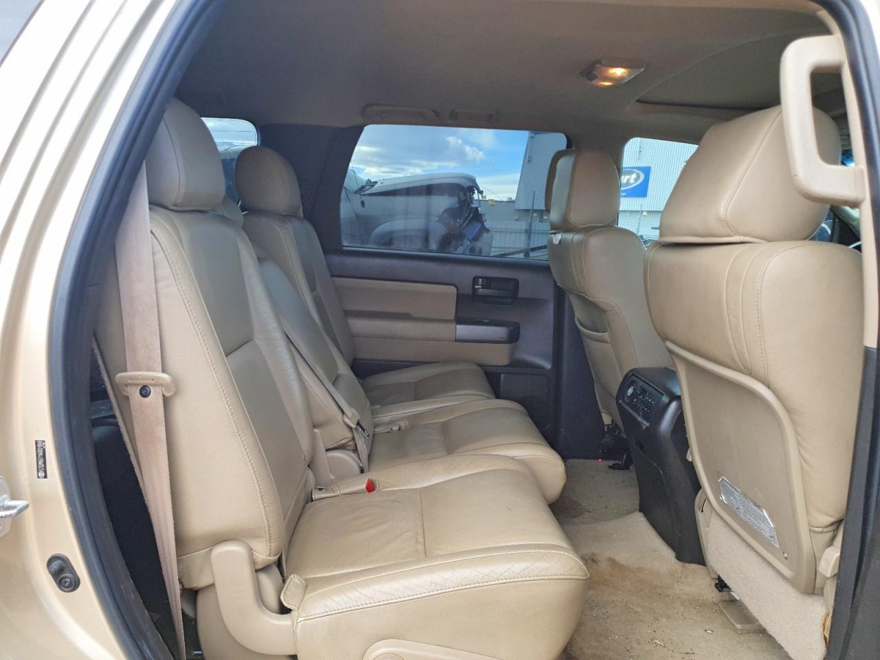 2010 TOYOTA Sequoia