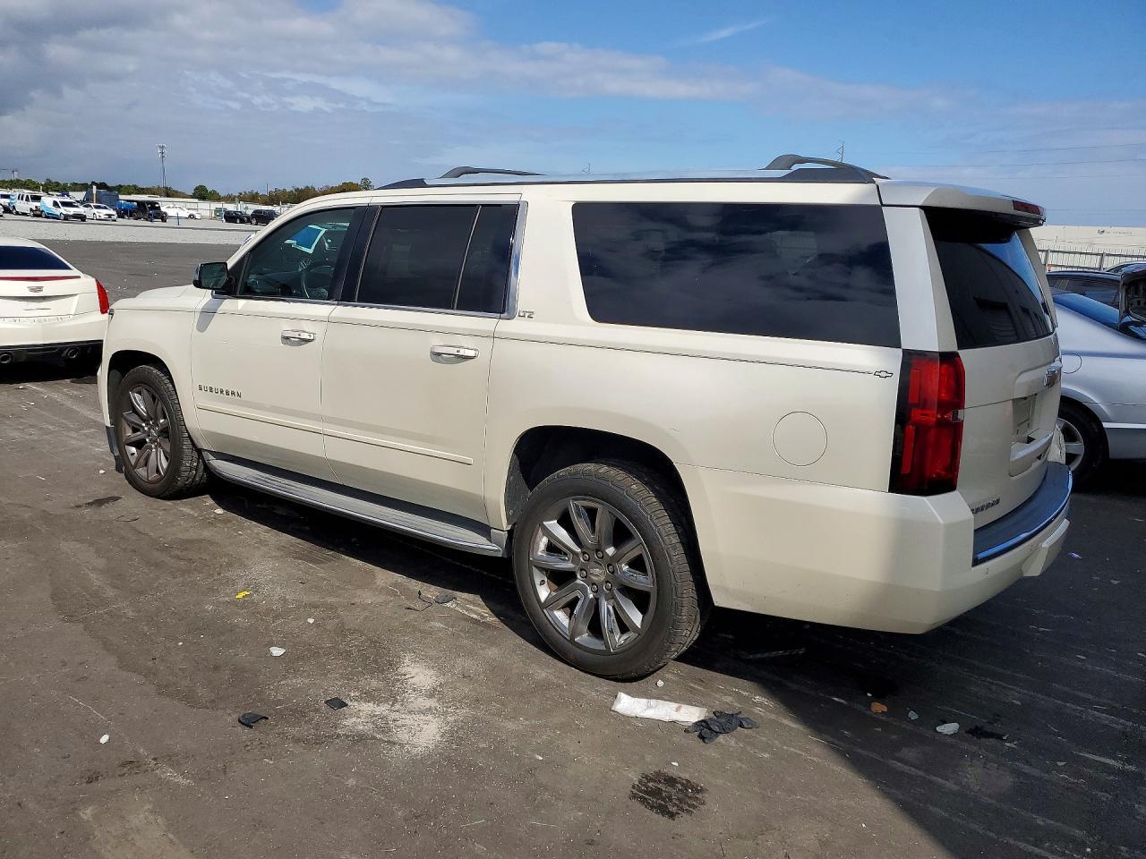 2015 CHEVROLET Suburban