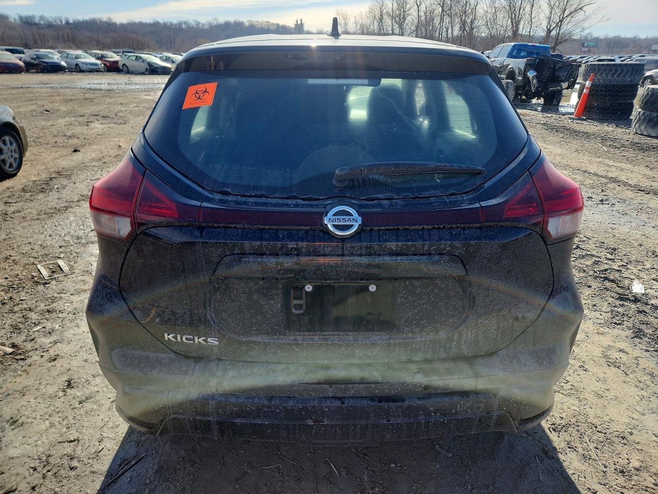 2021 NISSAN KICKS