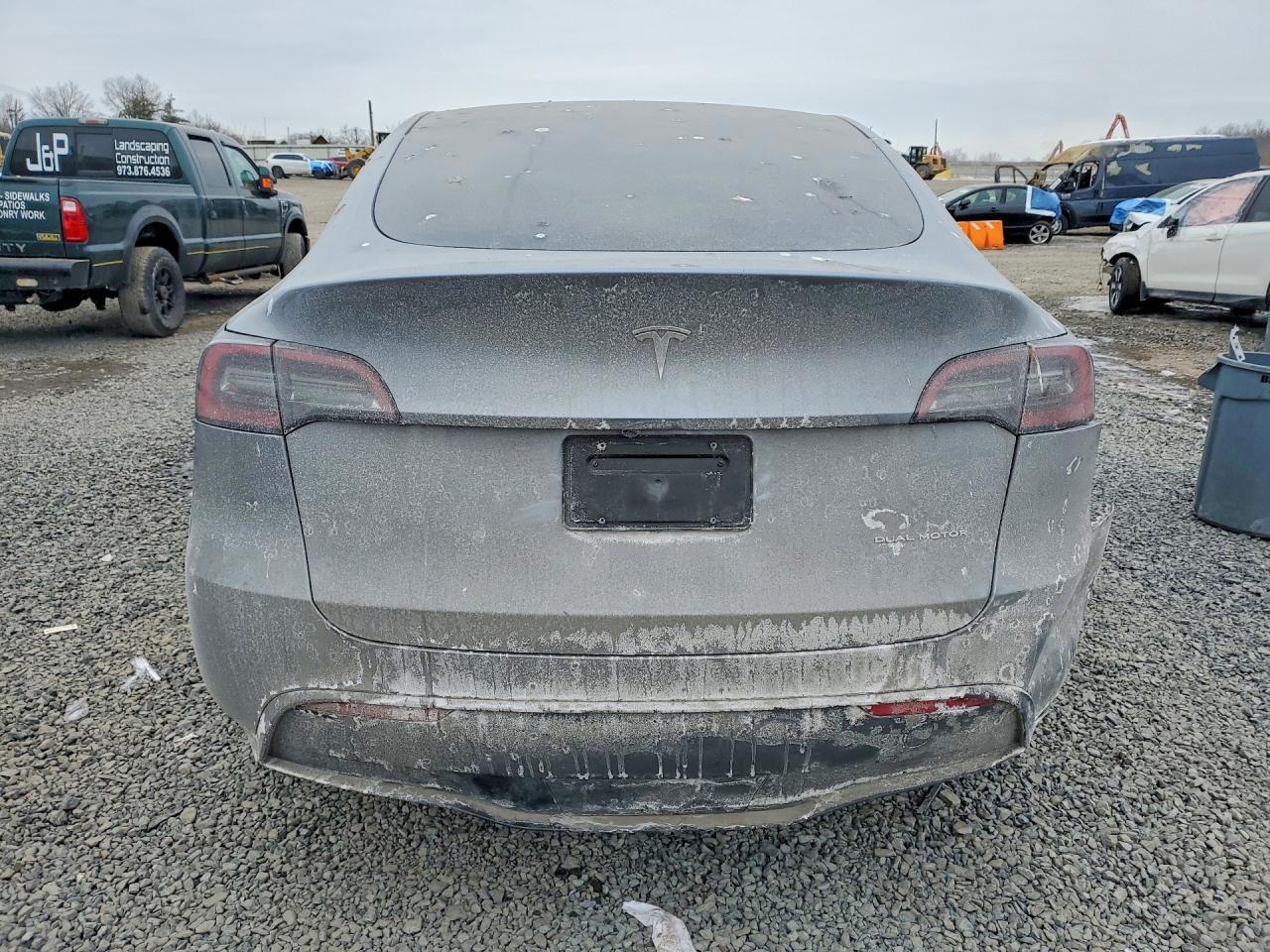 2024 TESLA MODEL Y