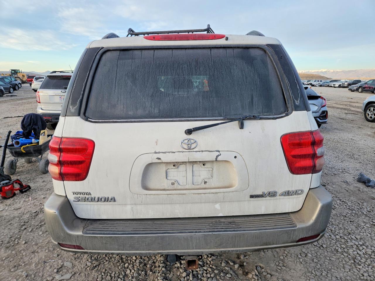 2004 TOYOTA Sequoia