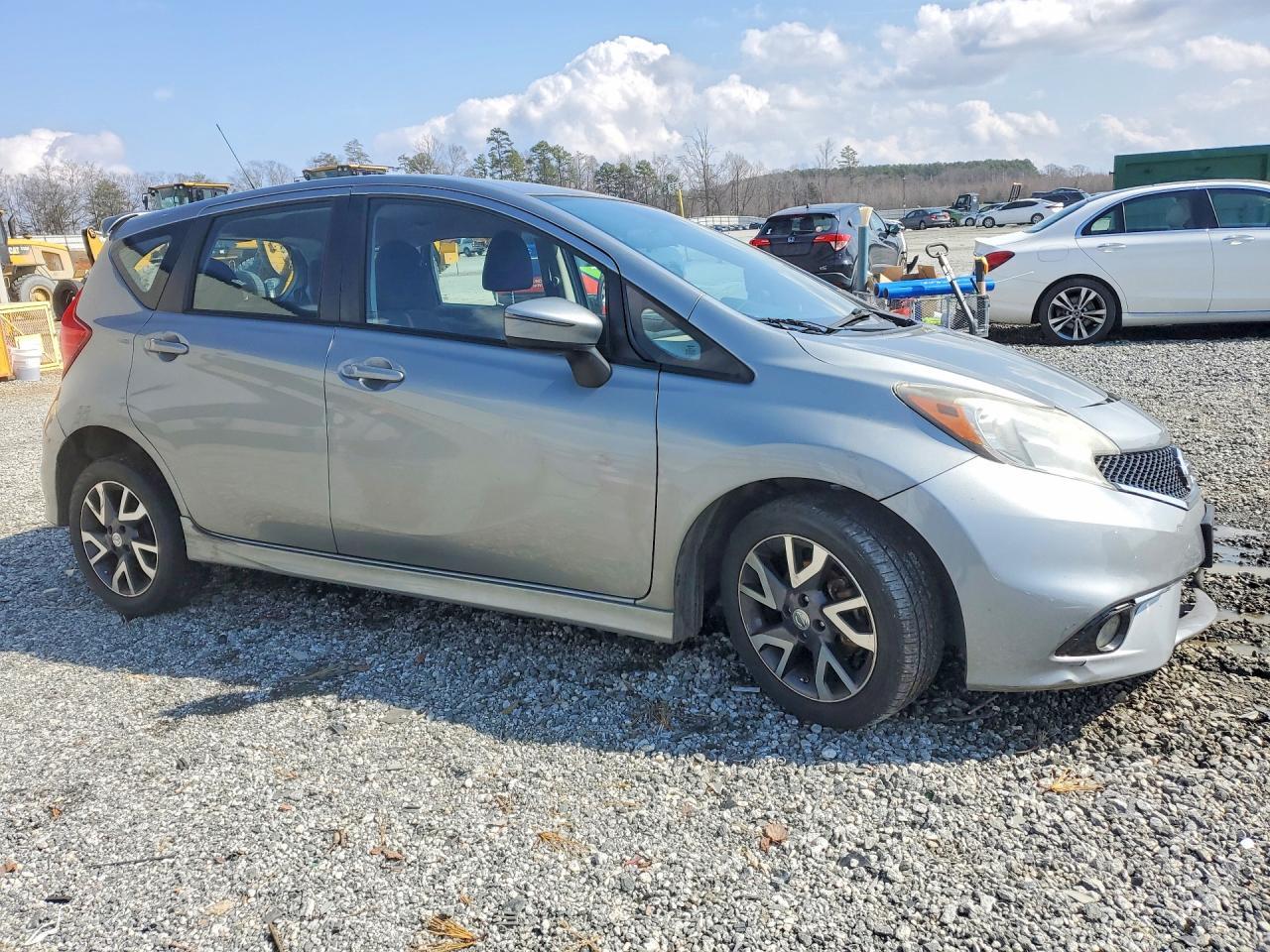 2015 NISSAN Versa Note