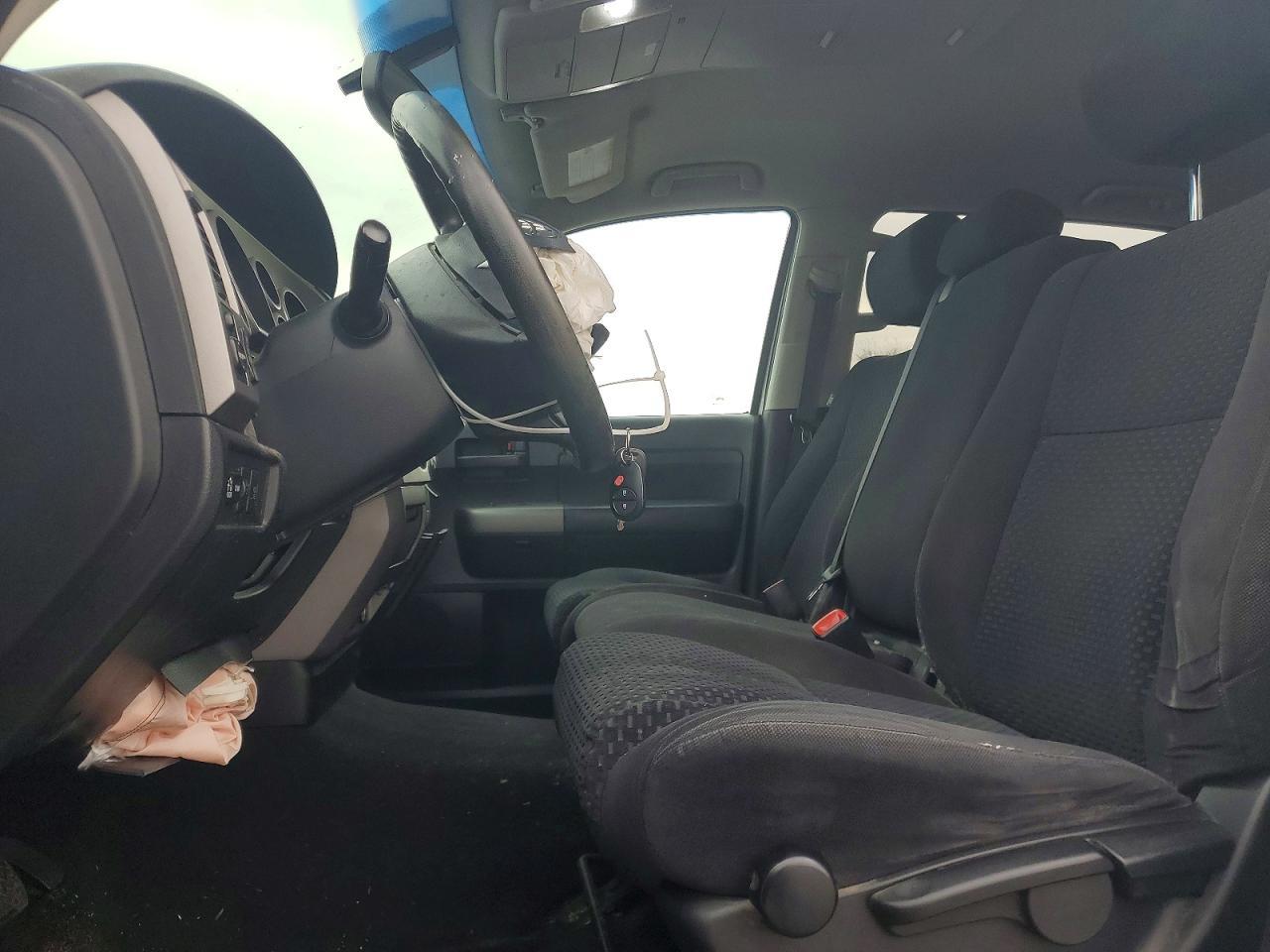 2011 TOYOTA TUNDRA