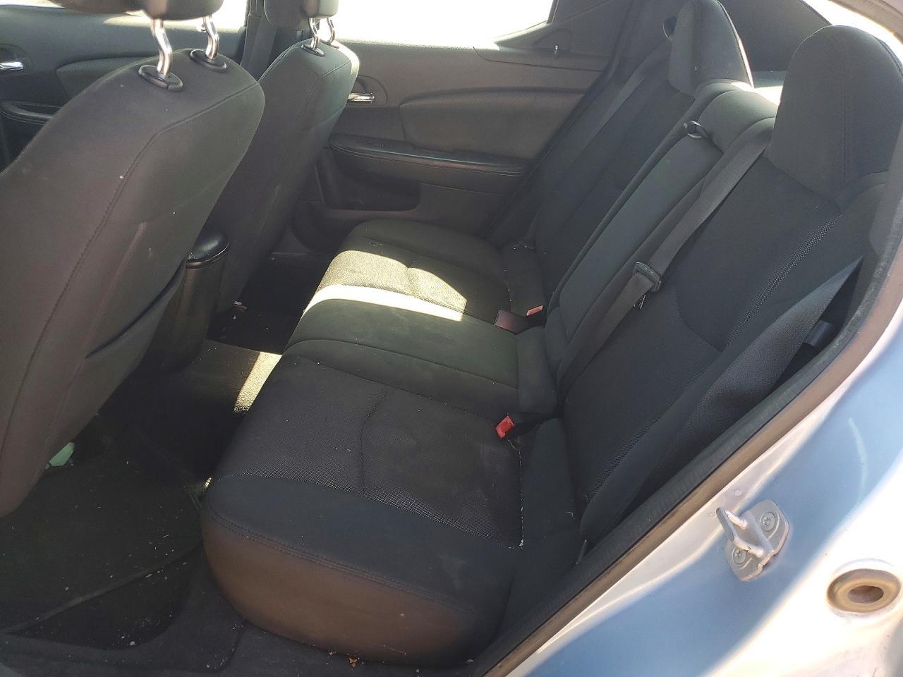 2013 DODGE Avenger