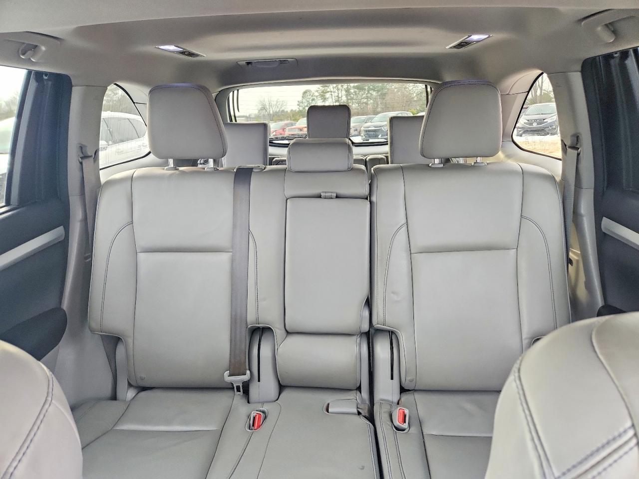 2016 TOYOTA HIGHLANDER