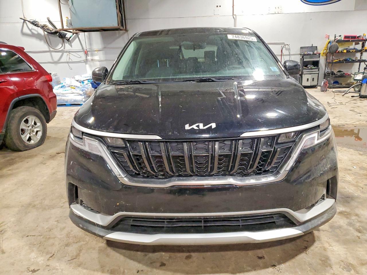 2023 KIA Carnival