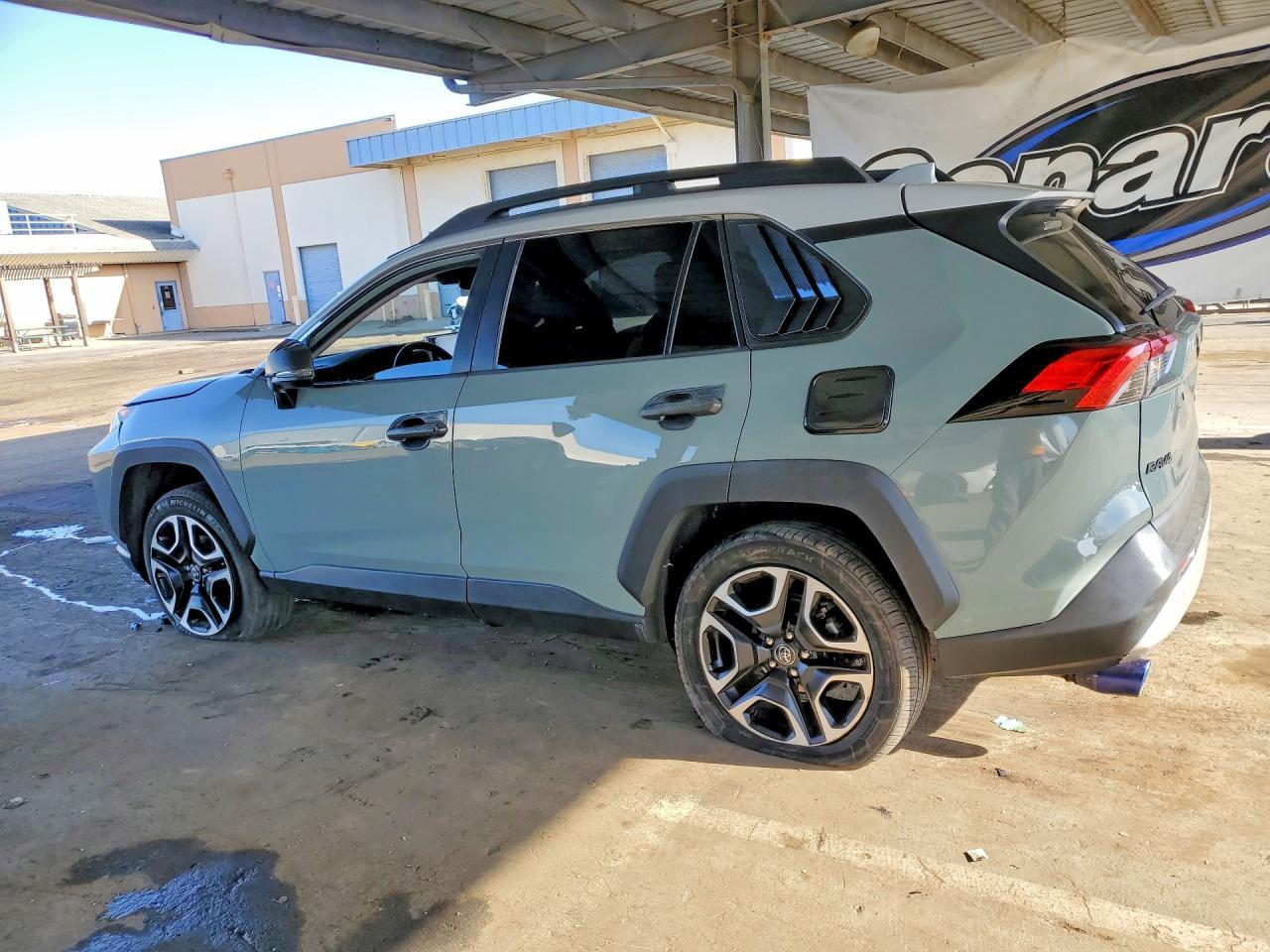 2019 TOYOTA RAV4