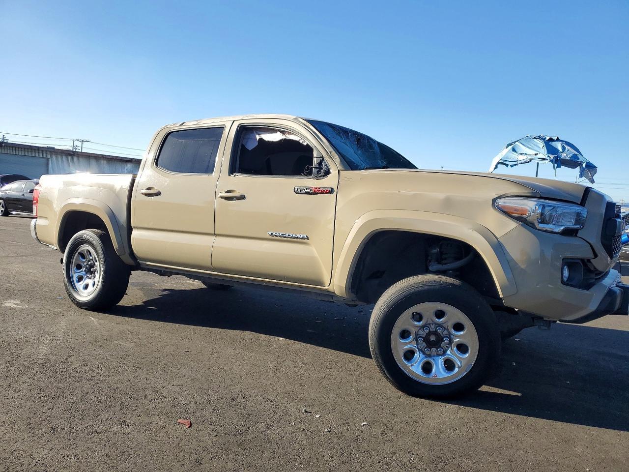 2017 TOYOTA TACOMA
