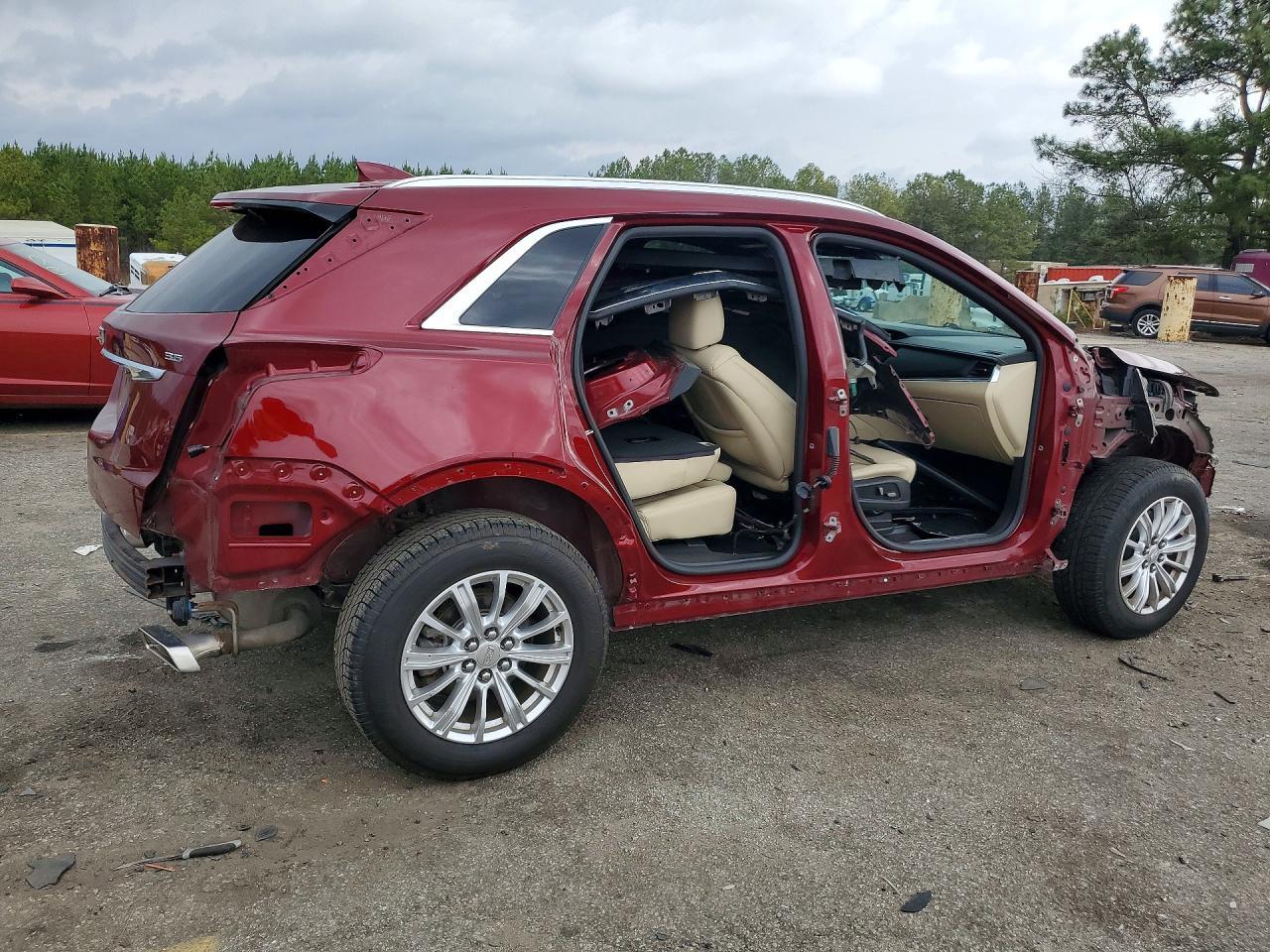 2017 CADILLAC XT5