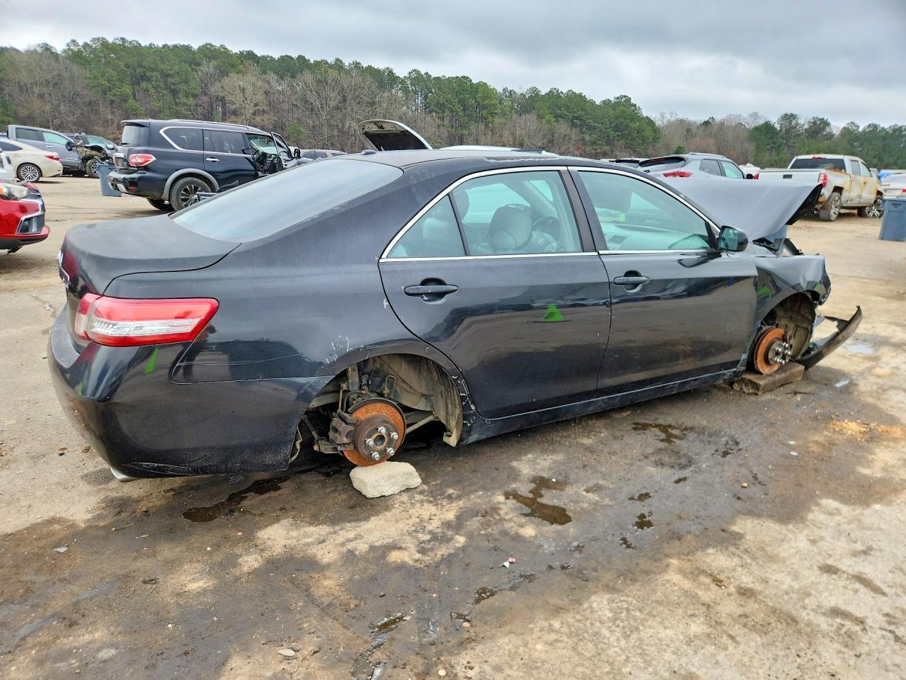 2011 TOYOTA CAMRY