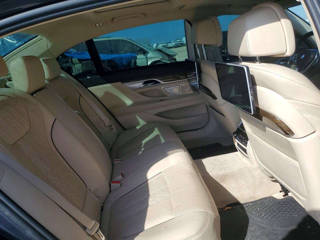 2016 BMW 7 series