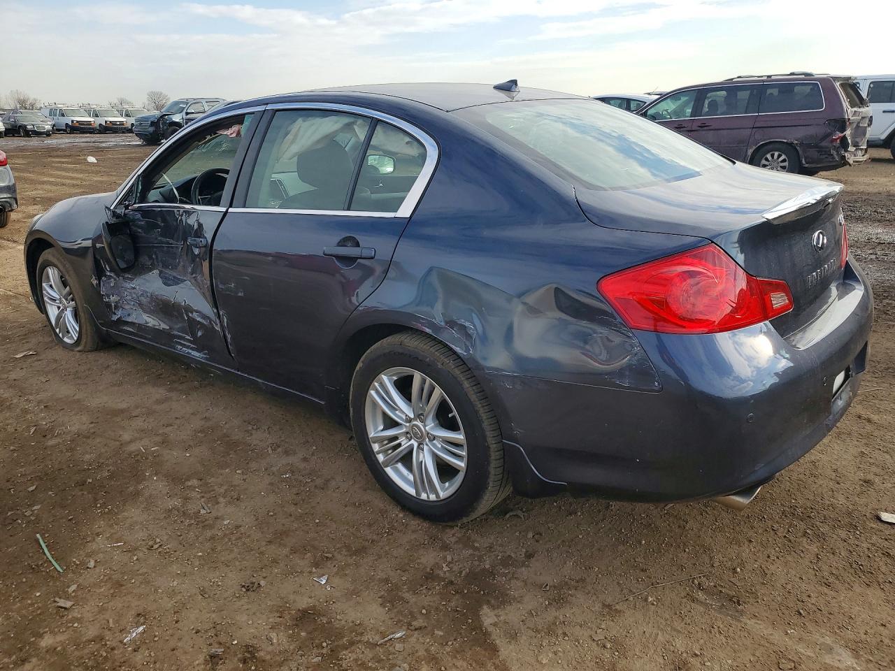 2011 INFINITI G37
