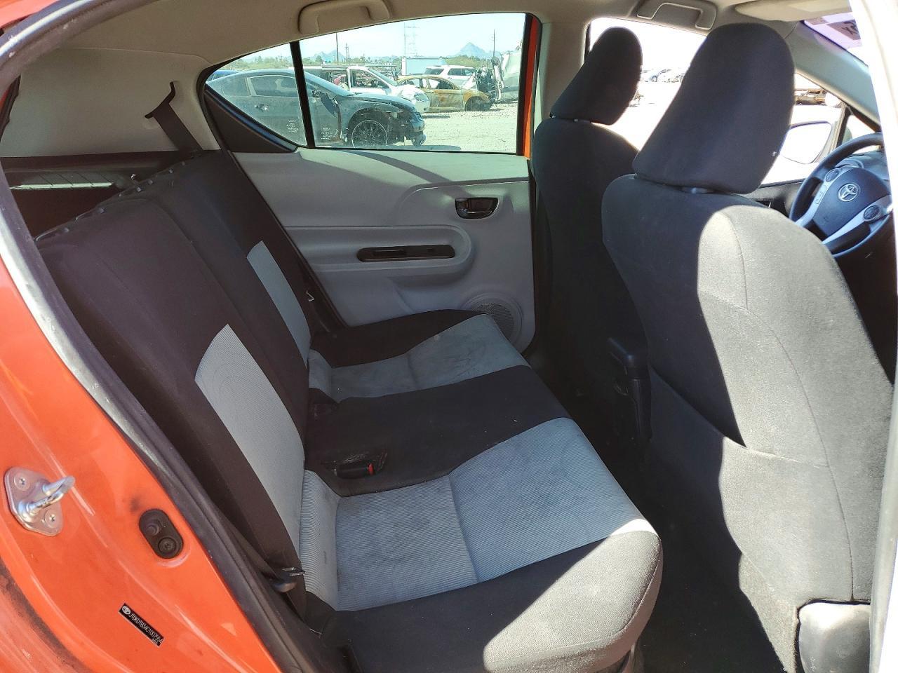 2012 TOYOTA Prius c