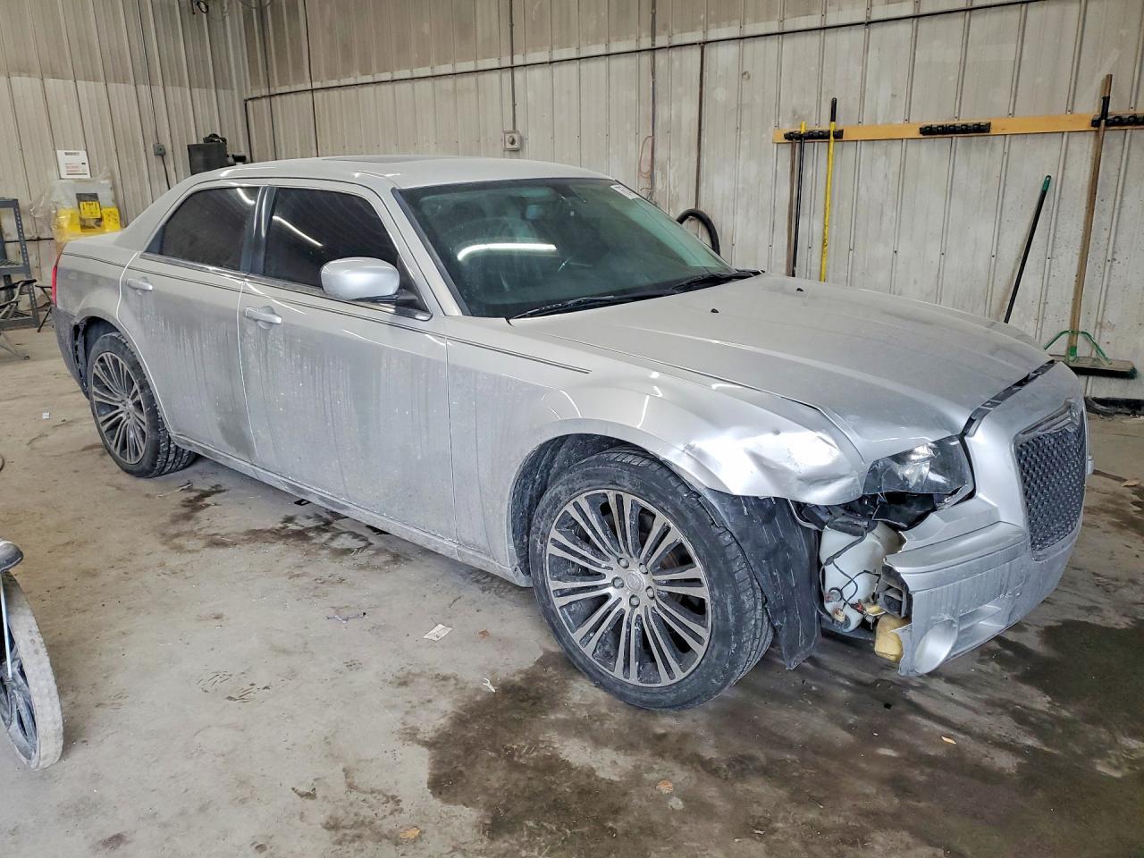 2010 CHRYSLER 300